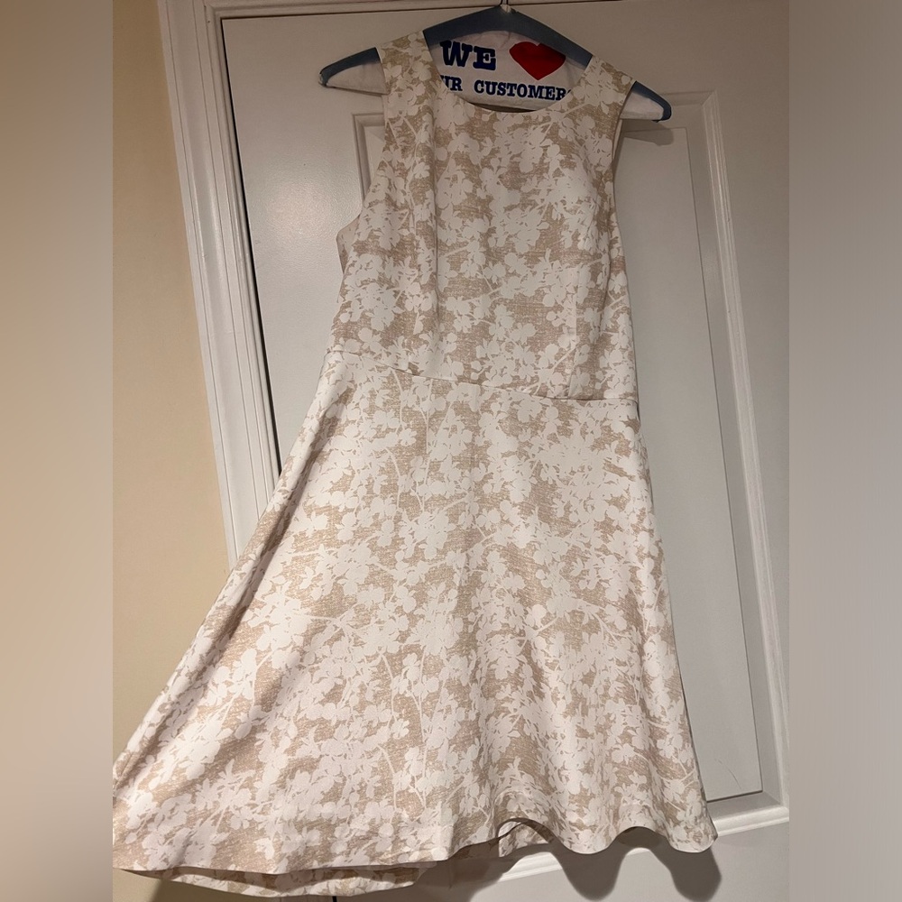 Kensie white and beige dress